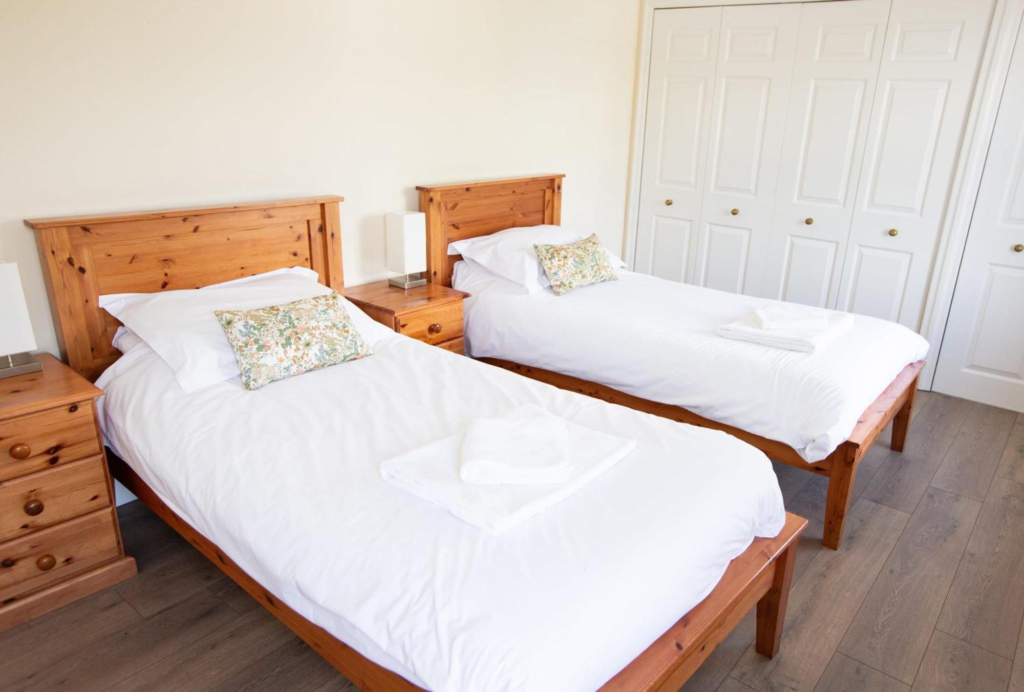 Stunning 6 Bedroom Cottage Near Cornish Coast Bude Bagian luar foto